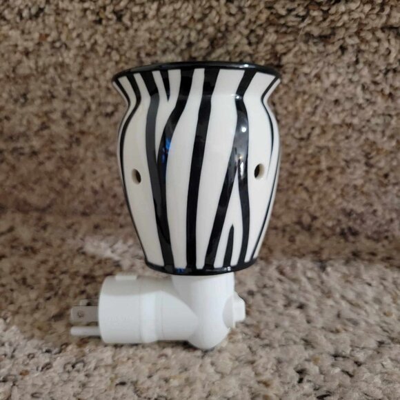 Scentsy Zebra Warmer - Picture 4 of 4